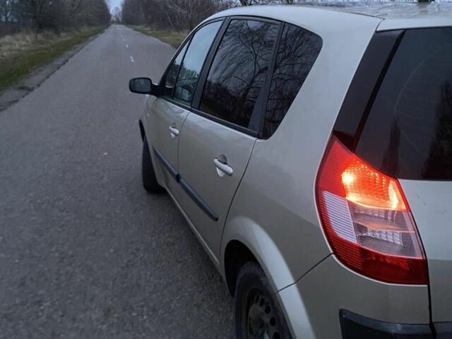 Бежевый Рено Сценик II, объемом двигателя 1.9 л и пробегом 265 тыс. км за 3800 $, фото 2 на Automoto.ua