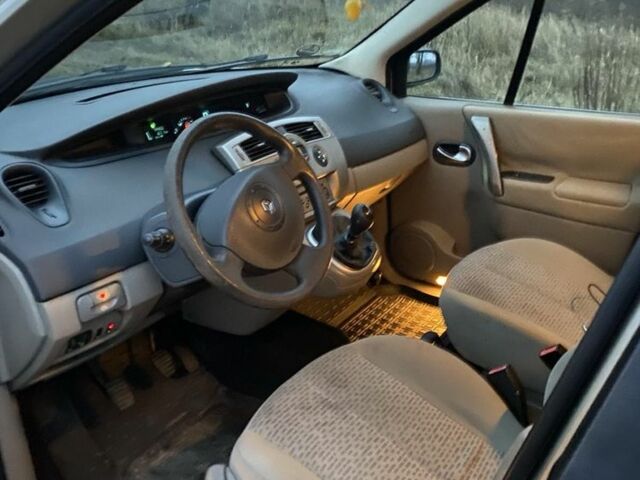 Бежевый Рено Сценик II, объемом двигателя 1.9 л и пробегом 265 тыс. км за 3800 $, фото 3 на Automoto.ua