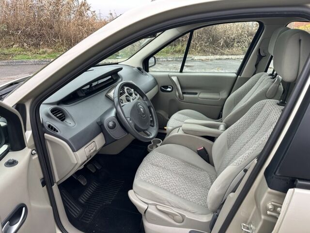 Бежевый Рено Сценик II, объемом двигателя 1.6 л и пробегом 200 тыс. км за 5800 $, фото 7 на Automoto.ua