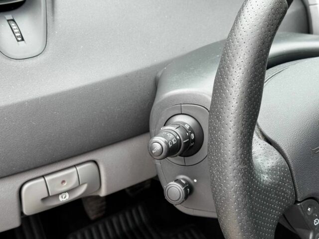 Бежевый Рено Сценик II, объемом двигателя 1.6 л и пробегом 197 тыс. км за 5699 $, фото 7 на Automoto.ua