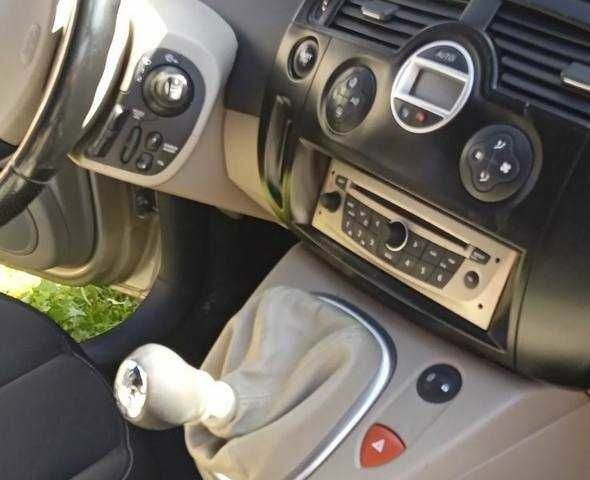 Бежевый Рено Сценик II, объемом двигателя 1.9 л и пробегом 150 тыс. км за 5400 $, фото 10 на Automoto.ua