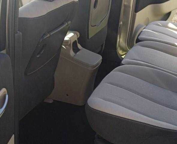 Бежевый Рено Сценик II, объемом двигателя 1.9 л и пробегом 150 тыс. км за 5400 $, фото 4 на Automoto.ua