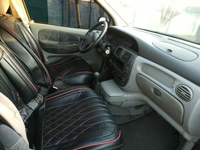 Бежевый Рено Сценик II, объемом двигателя 1.9 л и пробегом 320 тыс. км за 2200 $, фото 6 на Automoto.ua