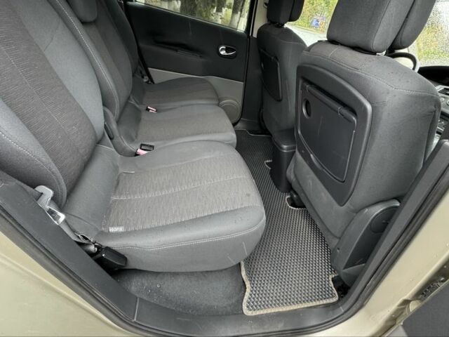 Рено Сценік II 2006 у Полтаві на Automoto.ua Бежевий Рено Сценік II, об'ємом двигуна 1.6 л та пробігом 131 тис. км за 5300 $, фото 5 на Automoto.ua