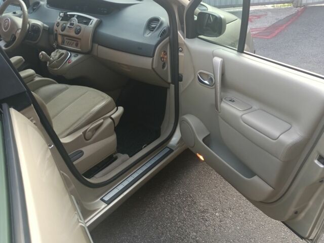 Бежевый Рено Сценик II, объемом двигателя 2 л и пробегом 255 тыс. км за 5200 $, фото 2 на Automoto.ua