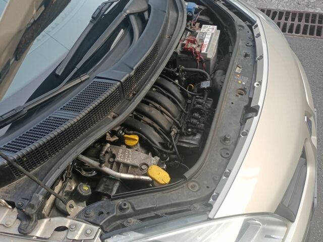 Бежевый Рено Сценик II, объемом двигателя 2 л и пробегом 255 тыс. км за 5200 $, фото 10 на Automoto.ua