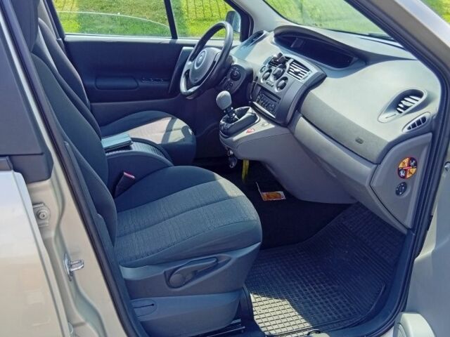 Бежевый Рено Сценик II, объемом двигателя 1.6 л и пробегом 280 тыс. км за 4600 $, фото 3 на Automoto.ua