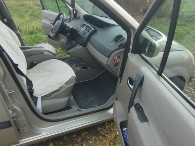 Бежевый Рено Сценик II, объемом двигателя 1.6 л и пробегом 247 тыс. км за 4400 $, фото 8 на Automoto.ua