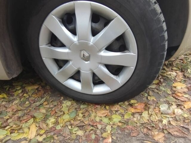 Бежевый Рено Сценик II, объемом двигателя 1.6 л и пробегом 247 тыс. км за 4400 $, фото 11 на Automoto.ua