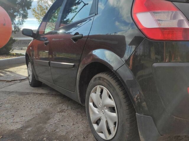 Черный Рено Сценик II, объемом двигателя 1.5 л и пробегом 330 тыс. км за 4400 $, фото 3 на Automoto.ua