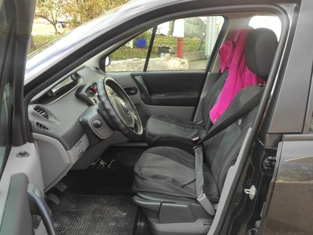 Черный Рено Сценик II, объемом двигателя 1.5 л и пробегом 330 тыс. км за 4400 $, фото 2 на Automoto.ua