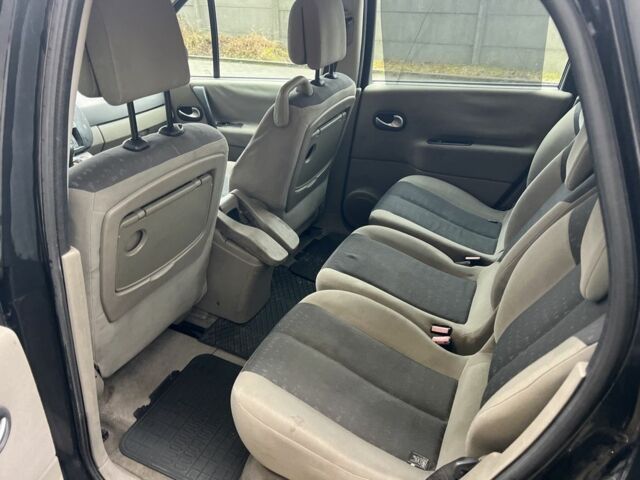 Черный Рено Сценик II, объемом двигателя 1.5 л и пробегом 299 тыс. км за 2999 $, фото 7 на Automoto.ua