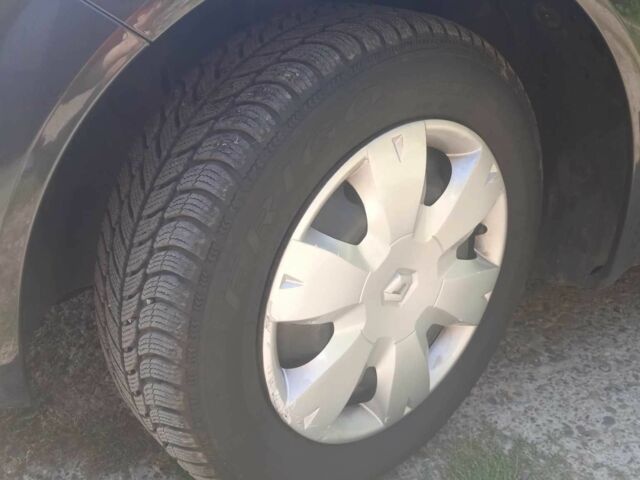 Черный Рено Сценик II, объемом двигателя 1.6 л и пробегом 227 тыс. км за 4850 $, фото 3 на Automoto.ua