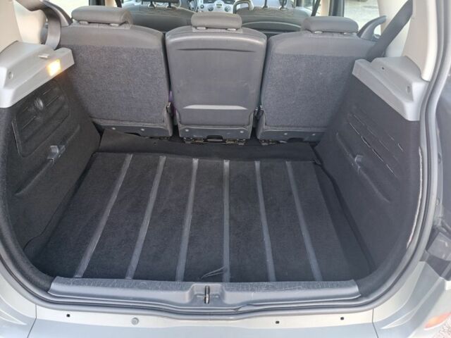 Черный Рено Сценик II, объемом двигателя 1.5 л и пробегом 269 тыс. км за 4999 $, фото 7 на Automoto.ua