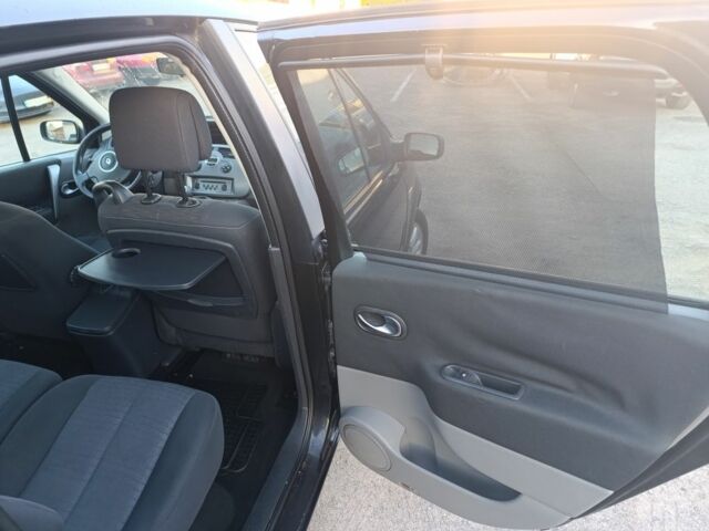 Черный Рено Сценик II, объемом двигателя 1.5 л и пробегом 269 тыс. км за 4999 $, фото 12 на Automoto.ua