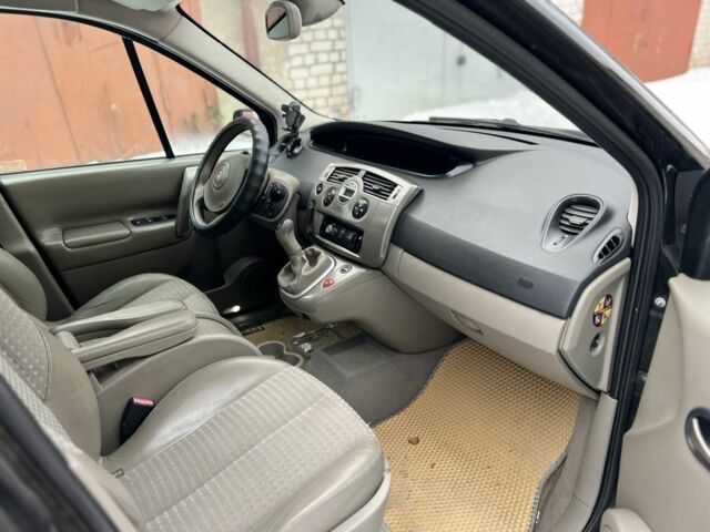 Черный Рено Сценик II, объемом двигателя 1.6 л и пробегом 160 тыс. км за 4200 $, фото 7 на Automoto.ua