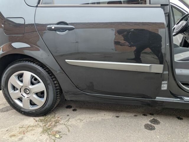 Черный Рено Сценик II, объемом двигателя 1.6 л и пробегом 194 тыс. км за 5500 $, фото 3 на Automoto.ua