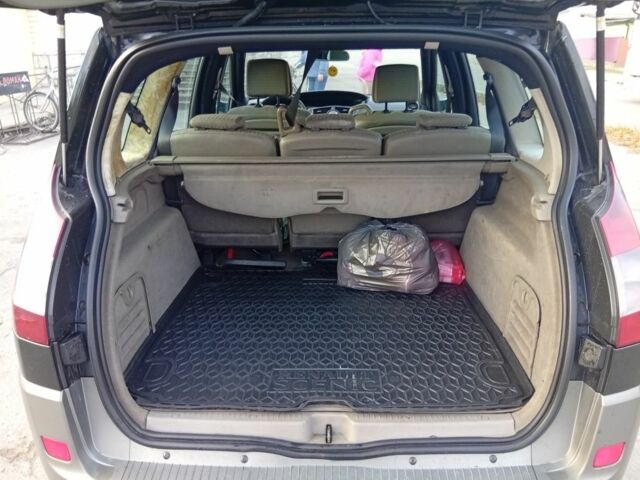 Черный Рено Сценик II, объемом двигателя 1.9 л и пробегом 290 тыс. км за 3700 $, фото 7 на Automoto.ua