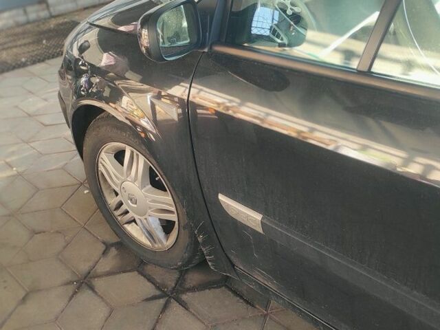 Черный Рено Сценик II, объемом двигателя 1.9 л и пробегом 275 тыс. км за 4100 $, фото 3 на Automoto.ua