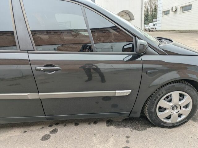 Черный Рено Сценик II, объемом двигателя 1.6 л и пробегом 194 тыс. км за 5500 $, фото 2 на Automoto.ua