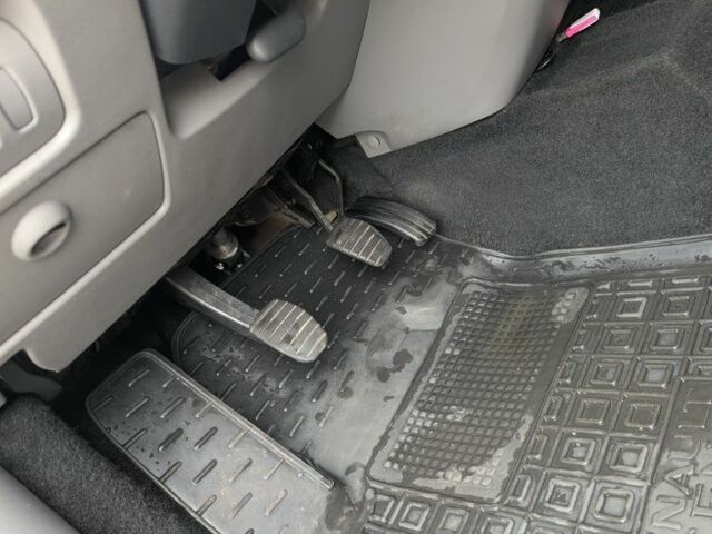 Черный Рено Сценик II, объемом двигателя 1.6 л и пробегом 194 тыс. км за 5500 $, фото 18 на Automoto.ua