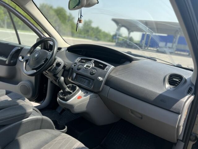 Чорний Рено Сценік II, об'ємом двигуна 1.6 л та пробігом 270 тис. км за 4300 $, фото 6 на Automoto.ua