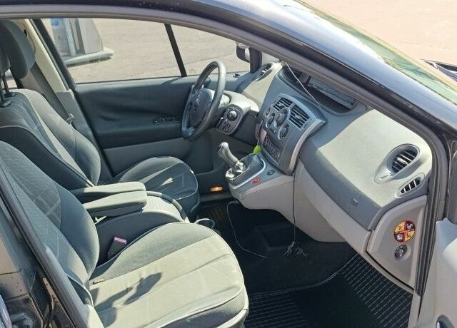 Черный Рено Сценик II, объемом двигателя 1.6 л и пробегом 276 тыс. км за 4800 $, фото 5 на Automoto.ua