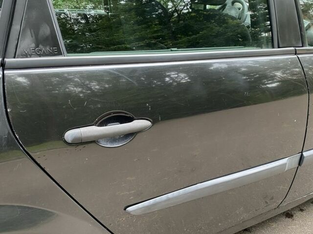 Рено Сценік II 2005 у Житомирі на Automoto.ua Чорний Рено Сценік II, об'ємом двигуна 1.6 л та пробігом 205 тис. км за 3400 $, фото 8 на Automoto.ua