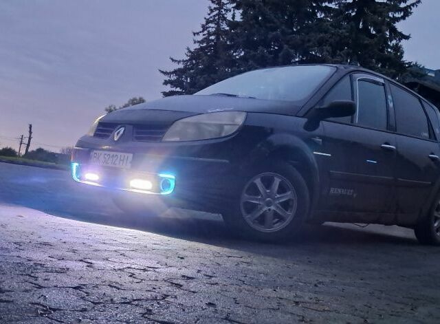 Черный Рено Сценик II, объемом двигателя 1.6 л и пробегом 250 тыс. км за 3900 $, фото 7 на Automoto.ua