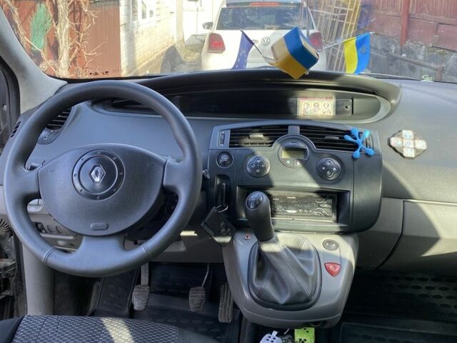 Рено Сценік II 2005 у Житомирі на Automoto.ua Чорний Рено Сценік II, об'ємом двигуна 1.6 л та пробігом 205 тис. км за 3400 $, фото 11 на Automoto.ua