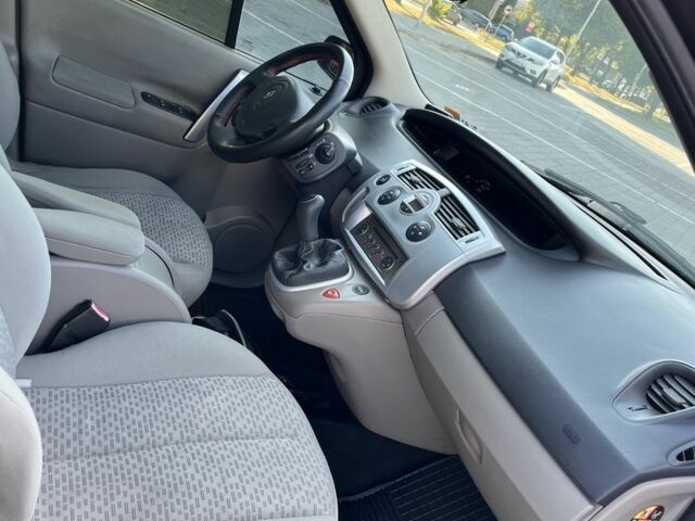 Чорний Рено Сценік II, об'ємом двигуна 1.6 л та пробігом 241 тис. км за 5500 $, фото 8 на Automoto.ua