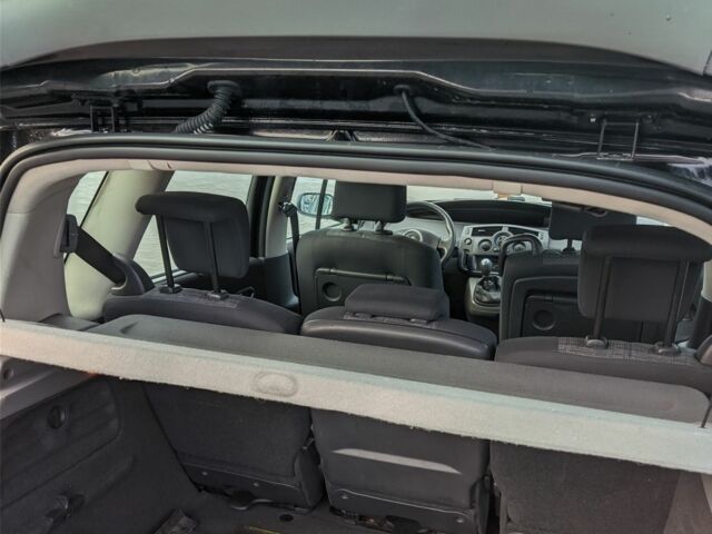 Черный Рено Сценик II, объемом двигателя 0 л и пробегом 236 тыс. км за 5350 $, фото 13 на Automoto.ua