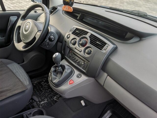 Черный Рено Сценик II, объемом двигателя 0 л и пробегом 236 тыс. км за 5350 $, фото 11 на Automoto.ua