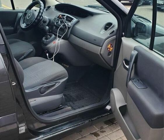 Черный Рено Сценик II, объемом двигателя 1.5 л и пробегом 270 тыс. км за 4700 $, фото 3 на Automoto.ua