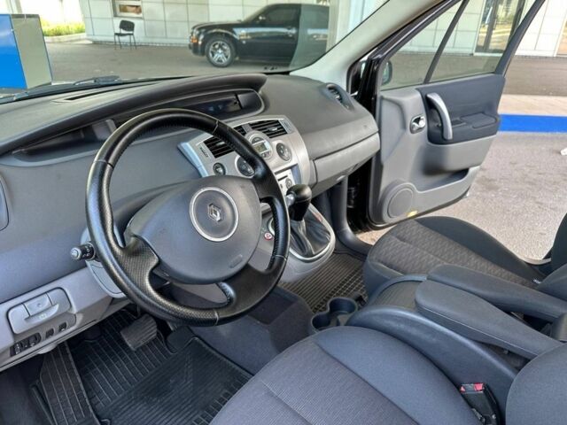 Черный Рено Сценик II, объемом двигателя 1.9 л и пробегом 133 тыс. км за 6699 $, фото 5 на Automoto.ua