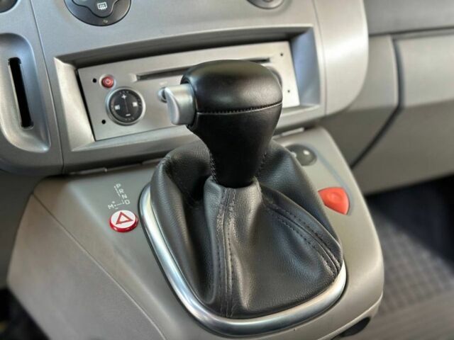 Черный Рено Сценик II, объемом двигателя 1.9 л и пробегом 133 тыс. км за 6699 $, фото 10 на Automoto.ua