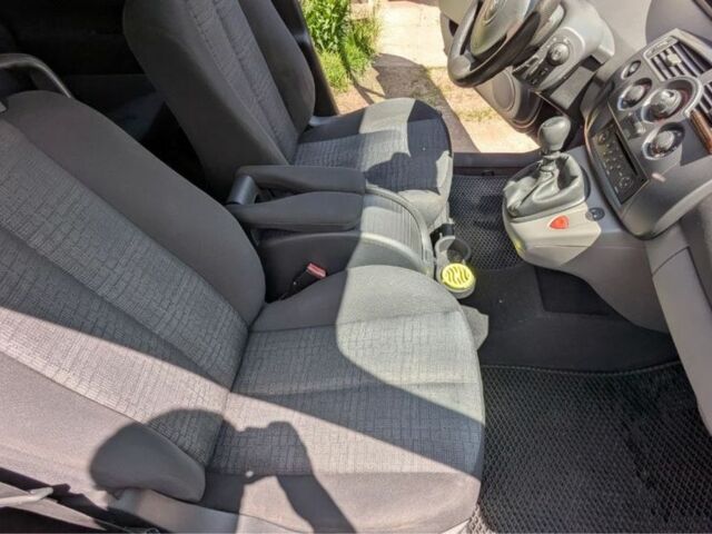 Черный Рено Сценик II, объемом двигателя 1.9 л и пробегом 249 тыс. км за 5750 $, фото 11 на Automoto.ua