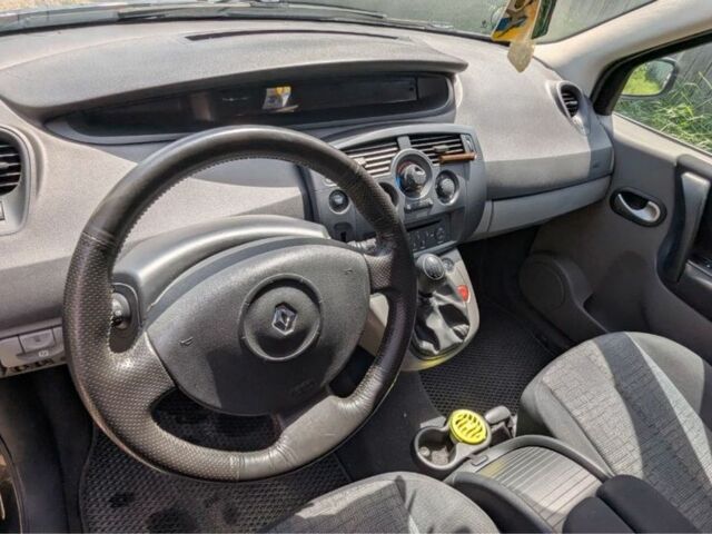 Черный Рено Сценик II, объемом двигателя 1.9 л и пробегом 249 тыс. км за 5750 $, фото 9 на Automoto.ua