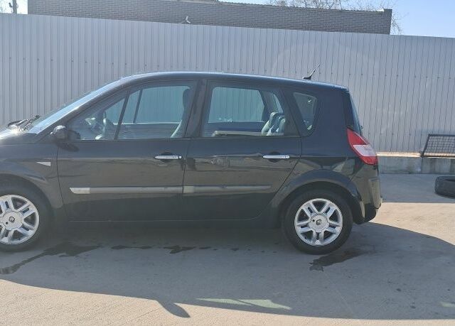 Рено Сценік II 2005 у Одесі на Automoto.ua Чорний Рено Сценік II, об'ємом двигуна 2 л та пробігом 287 тис. км за 4200 $, фото 10 на Automoto.ua