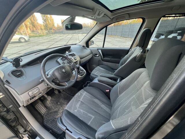 Черный Рено Сценик II, объемом двигателя 2 л и пробегом 225 тыс. км за 5500 $, фото 11 на Automoto.ua