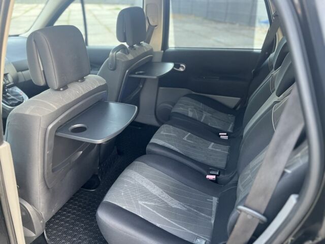 Черный Рено Сценик II, объемом двигателя 2 л и пробегом 225 тыс. км за 5500 $, фото 7 на Automoto.ua