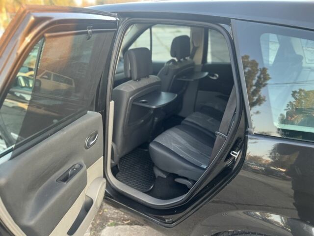 Черный Рено Сценик II, объемом двигателя 2 л и пробегом 225 тыс. км за 5500 $, фото 6 на Automoto.ua