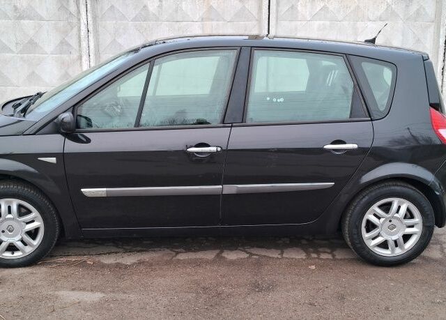 Рено Сценік II 2005 у Одесі на Automoto.ua Чорний Рено Сценік II, об'ємом двигуна 2 л та пробігом 287 тис. км за 4200 $, фото 3 на Automoto.ua