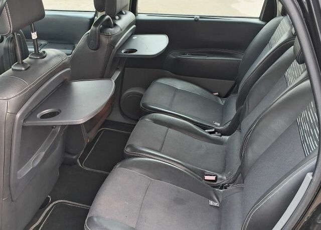 Рено Сценік II 2005 у Одесі на Automoto.ua Чорний Рено Сценік II, об'ємом двигуна 2 л та пробігом 287 тис. км за 4200 $, фото 5 на Automoto.ua