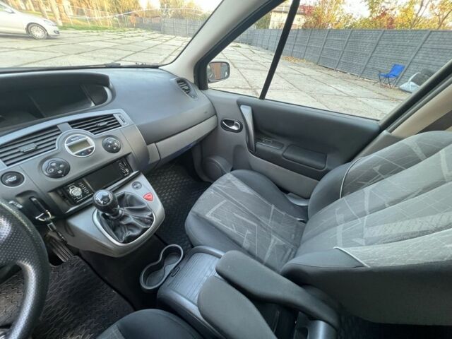 Черный Рено Сценик II, объемом двигателя 2 л и пробегом 225 тыс. км за 5500 $, фото 12 на Automoto.ua