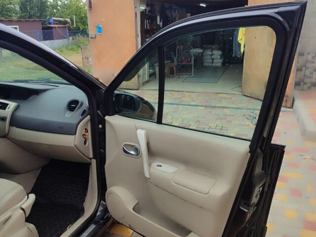 Черный Рено Сценик II, объемом двигателя 0 л и пробегом 350 тыс. км за 4950 $, фото 9 на Automoto.ua