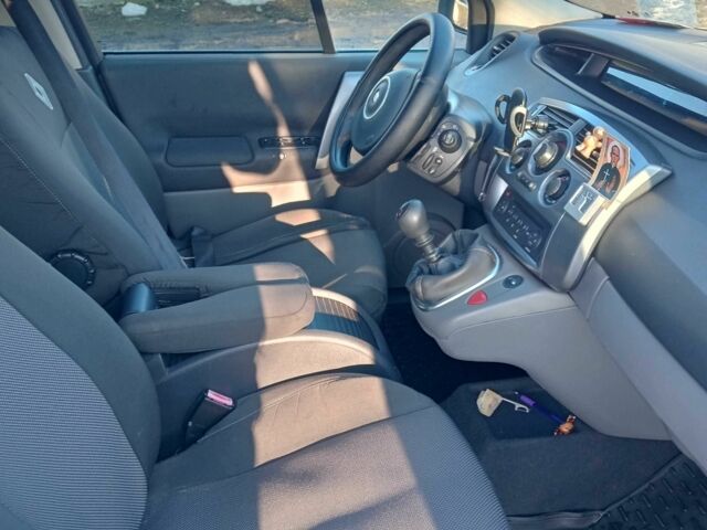 Черный Рено Сценик II, объемом двигателя 1.9 л и пробегом 260 тыс. км за 4500 $, фото 6 на Automoto.ua