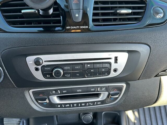 Чорний Рено Сценік II, об'ємом двигуна 1.5 л та пробігом 270 тис. км за 7500 $, фото 10 на Automoto.ua