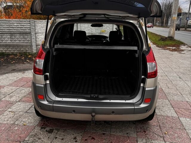 Коричневый Рено Сценик II, объемом двигателя 1.9 л и пробегом 365 тыс. км за 5200 $, фото 4 на Automoto.ua