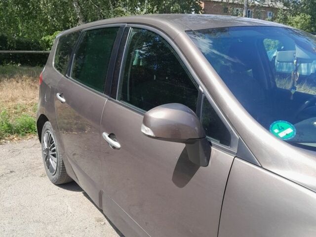 Коричневий Рено Сценік II, об'ємом двигуна 1.9 л та пробігом 244 тис. км за 7200 $, фото 6 на Automoto.ua